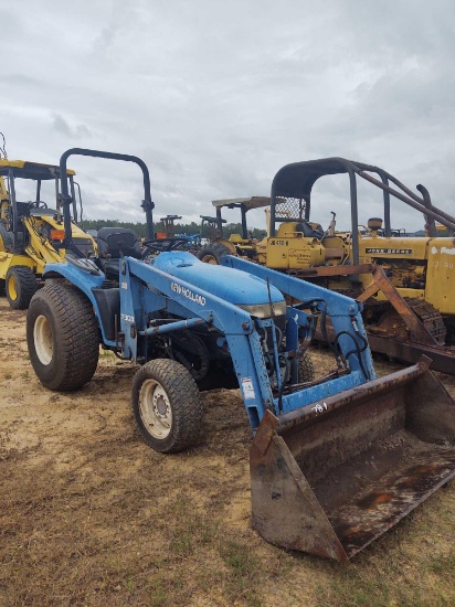 781 - NEW HOLLAND TC33D 4WD TRACTOR,