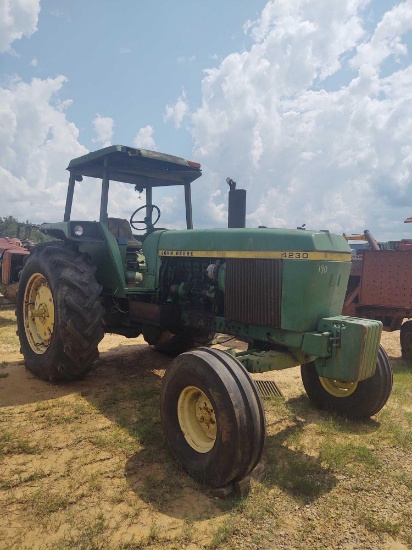 790 - JOHN DEERE 4230 2WD TRACTOR,