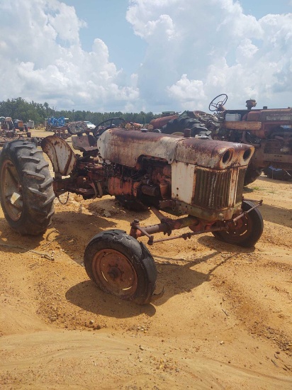 795 - CASE MODEL 431 TRACTOR,