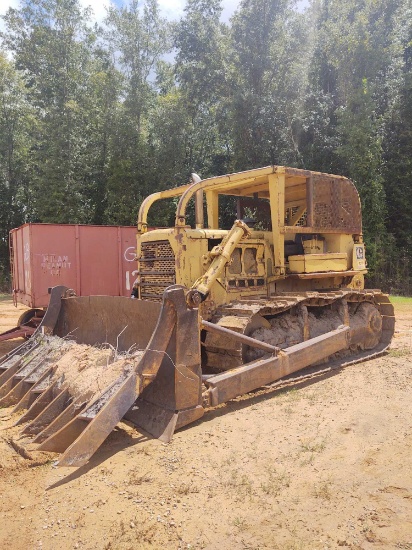 834 - D-7F CATERPILLAR DOZER,