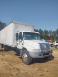 682 - 2005 INTERNATIONAL MODEL 4300 SBA 4XL TRUCK*