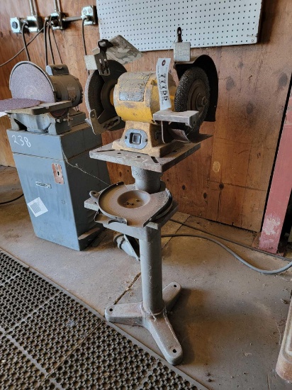 DEWALT 8" BENCH GRINDER ON STAND