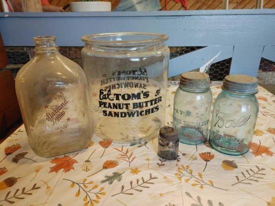 379 - VINTAGE JARS LOT