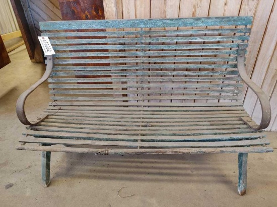406 - 4 FT WOOD PARK BENCH
