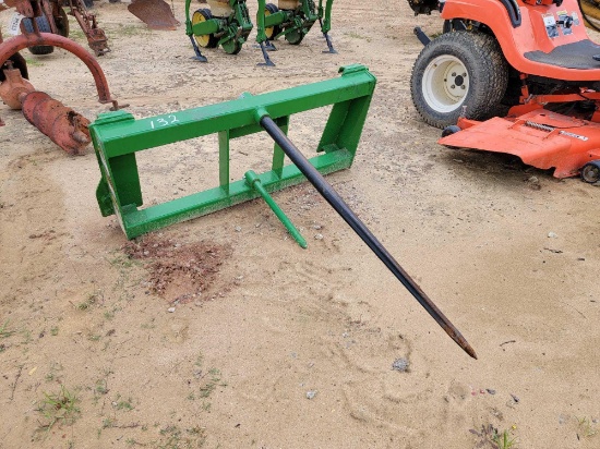 132 - FRONTIER 3 PT HITCH HAY SPEAR