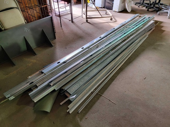BUNDLE OF METAL STUDS,