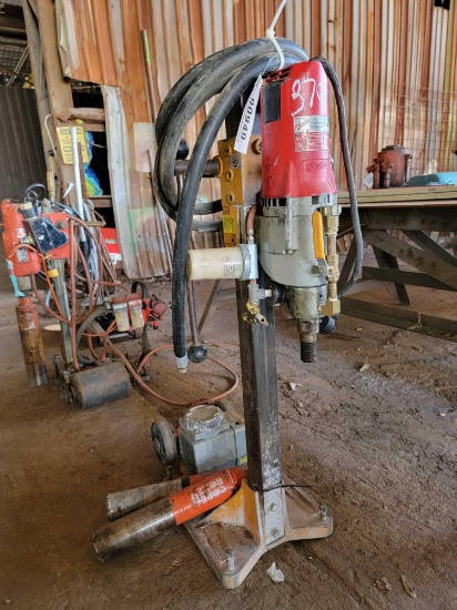 MILWAUKEE STNAD UP CORE DRILL