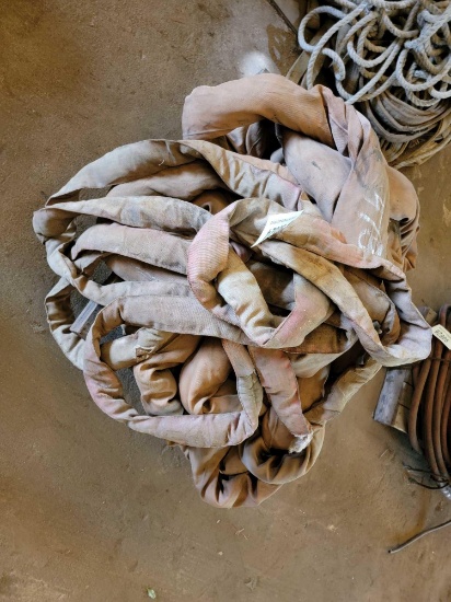 PALLET OF HEAVILY USED RIGGING STRAPS