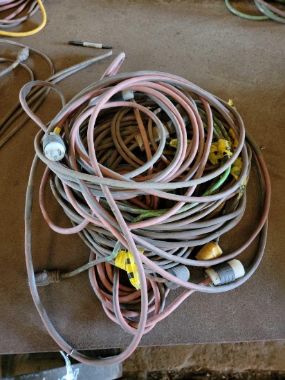 BUNDLE OF EXTENTION CORDS