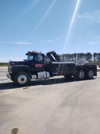 1987 MACK ECONOLINE WRECKER TRUCK