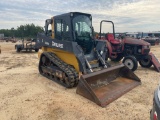 371 - 2016 JOHN DEERE 323E CAB SKID STEER