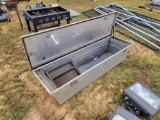 2827 - ALUMINUM TOOL BOX