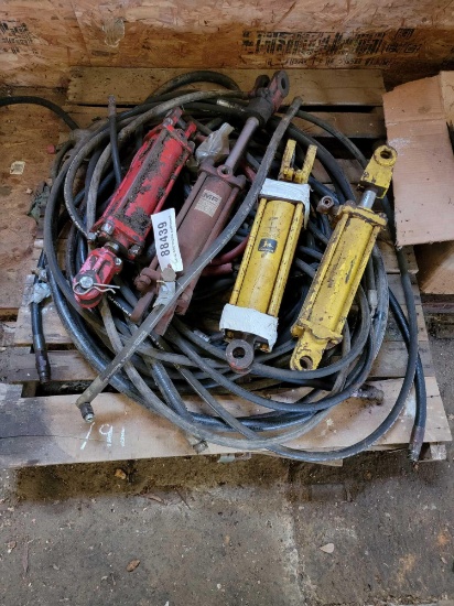 4 - MISC. HYDRAULIC RAMS & HOSES