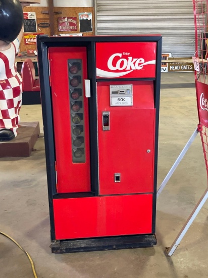 CAVALIER COCA COLA MACHINE