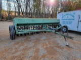 672 - JOHN DEERE 8300 13 FT GRAIN DRILL