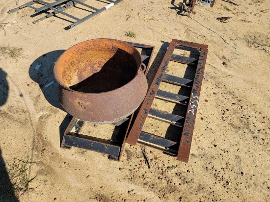 2555 - WASH POT & RAMPS
