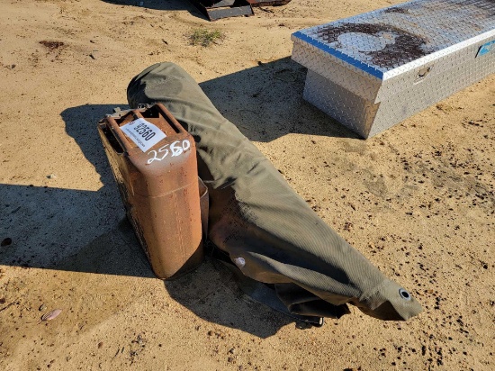 2560 - GAS CAN & TENT