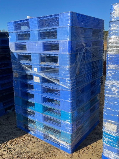 2681 - 12 - 40 X 48 PLASTIC PALLETS