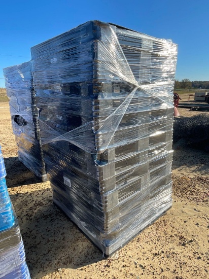 2685 - 15 - 40 X 48 PLASTIC PALLETS