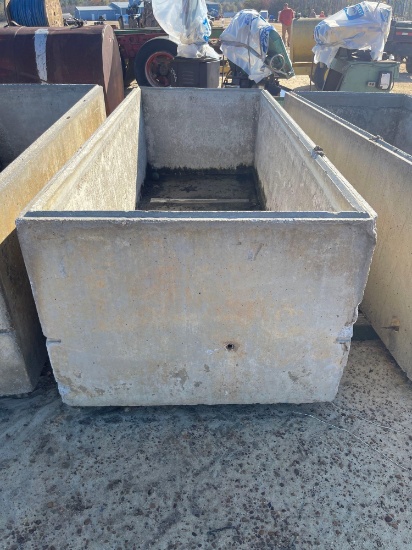 2744 - 4 X 8 CONCRETE WATER TROUGH