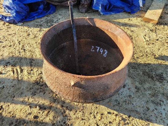 2798 - OLD COOK POT WITH SPOON