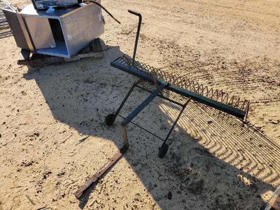 2811 - LAWN MOWER STRAW RAKE