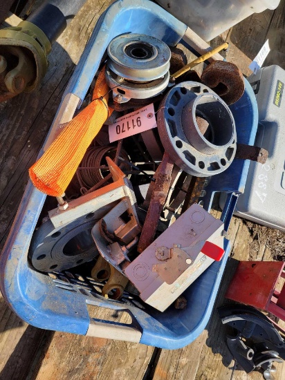 2885 - BOX OF MISCELLANEOUS