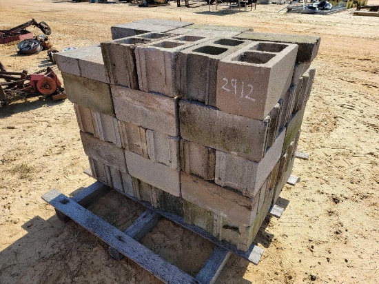 2912 - PALLET OF CONCRETE BLOCKS