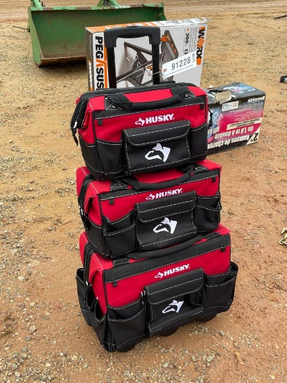 3000 - HUSKY TOOL BOX