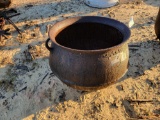 2513 - CAST IRON POT