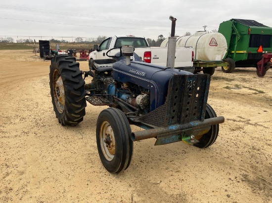 335 - FORD FORDSON DEXTA TRACTOR
