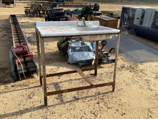 2409 - FISH CLEANING SINK
