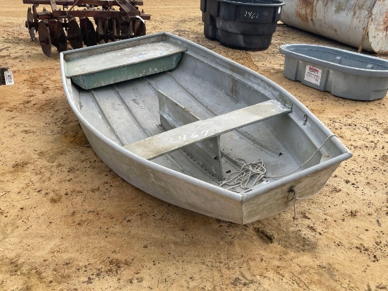 2467 - 8' ALUMINUM BOAT