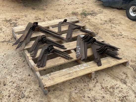 2469 - APPROX - 30 CULTIVATOR SWEEPS
