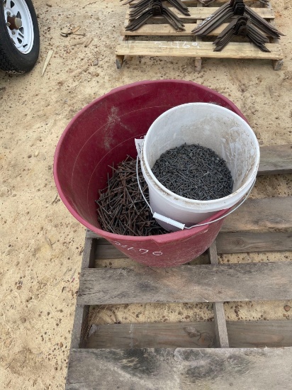2470 - TUB OF BARN NAILS & BUCKET OF ROOFING NAILS