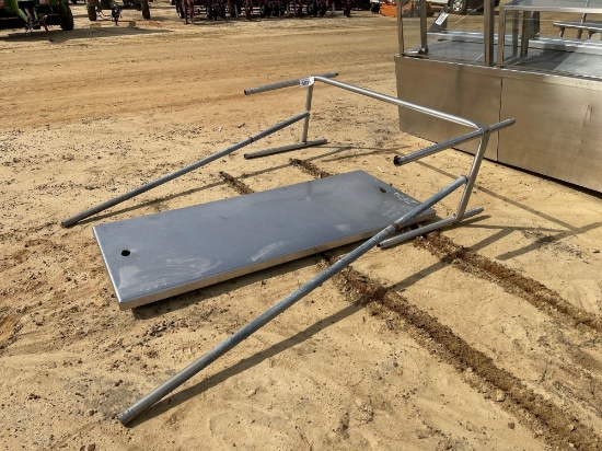 2500 - STAINLESS STEEL TABLE
