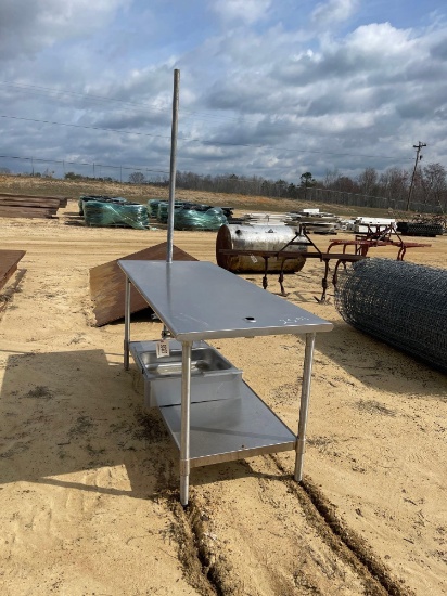 2501 - STAINLESS STEEL TABLE