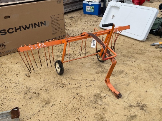 2572 - 5 FT PINE STRAW RAKE