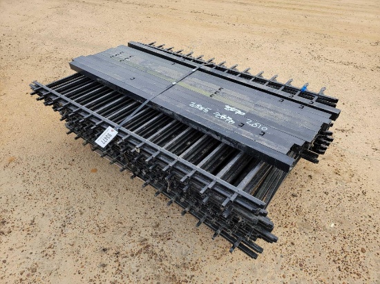 2610 - PALLET OF METAL FENCING