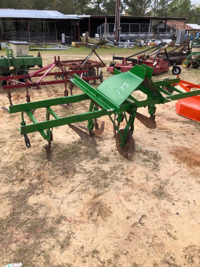 175 - 2 ROW CULTIVATOR