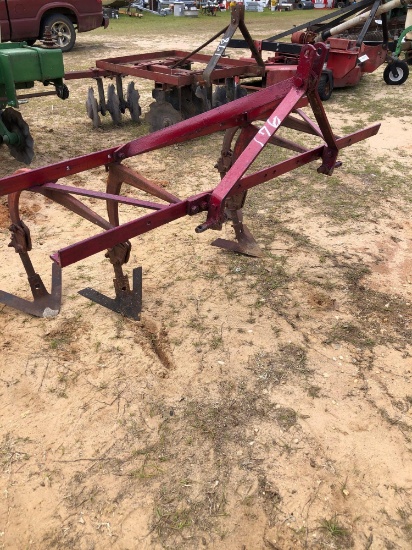 176 - 1 ROW CULTIVATOR