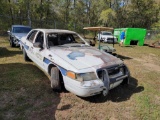 718 - 2009 FORD CROWN VIC POLICE CAR