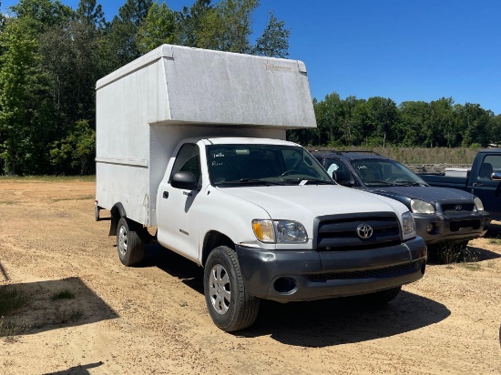 1016 - 2004 TOYOTA TUNDRA