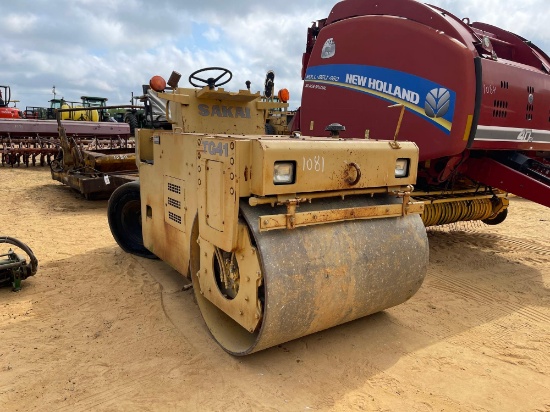 1081 - SAKAI TG41 52" ASPHALT ROLLER