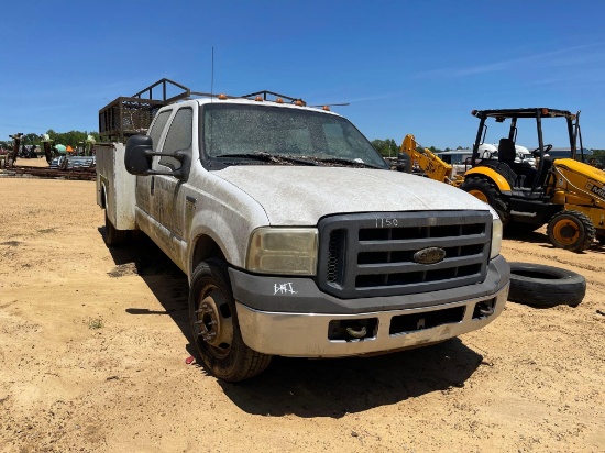 1150 - 2006 FORD F350 CREW CAB TRUCK