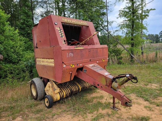 ABSOLUTE - NEW HOLLAND 650 HAY BALER