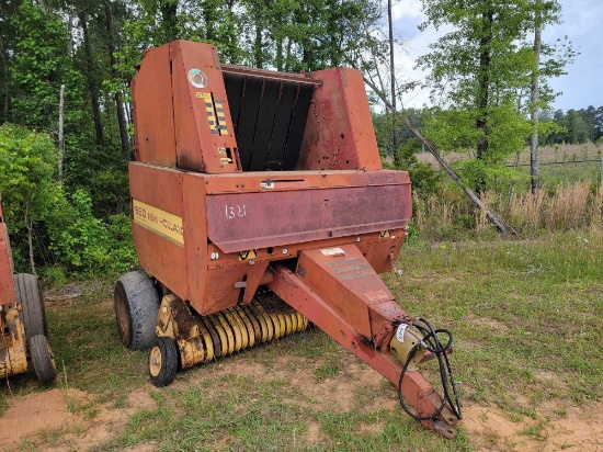 ABSOLUTE - NEW HOLLAND 650 HAY BALER