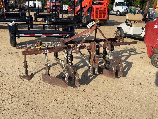 233 - 2 ROW CULTIVATOR