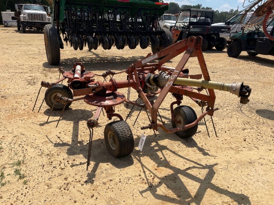 391 - KAHN GF440 HAY TEDDER