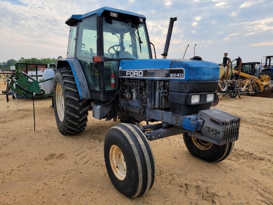 514 - ABSOLUTE - FORD 8240 2WD CAB TRACTOR